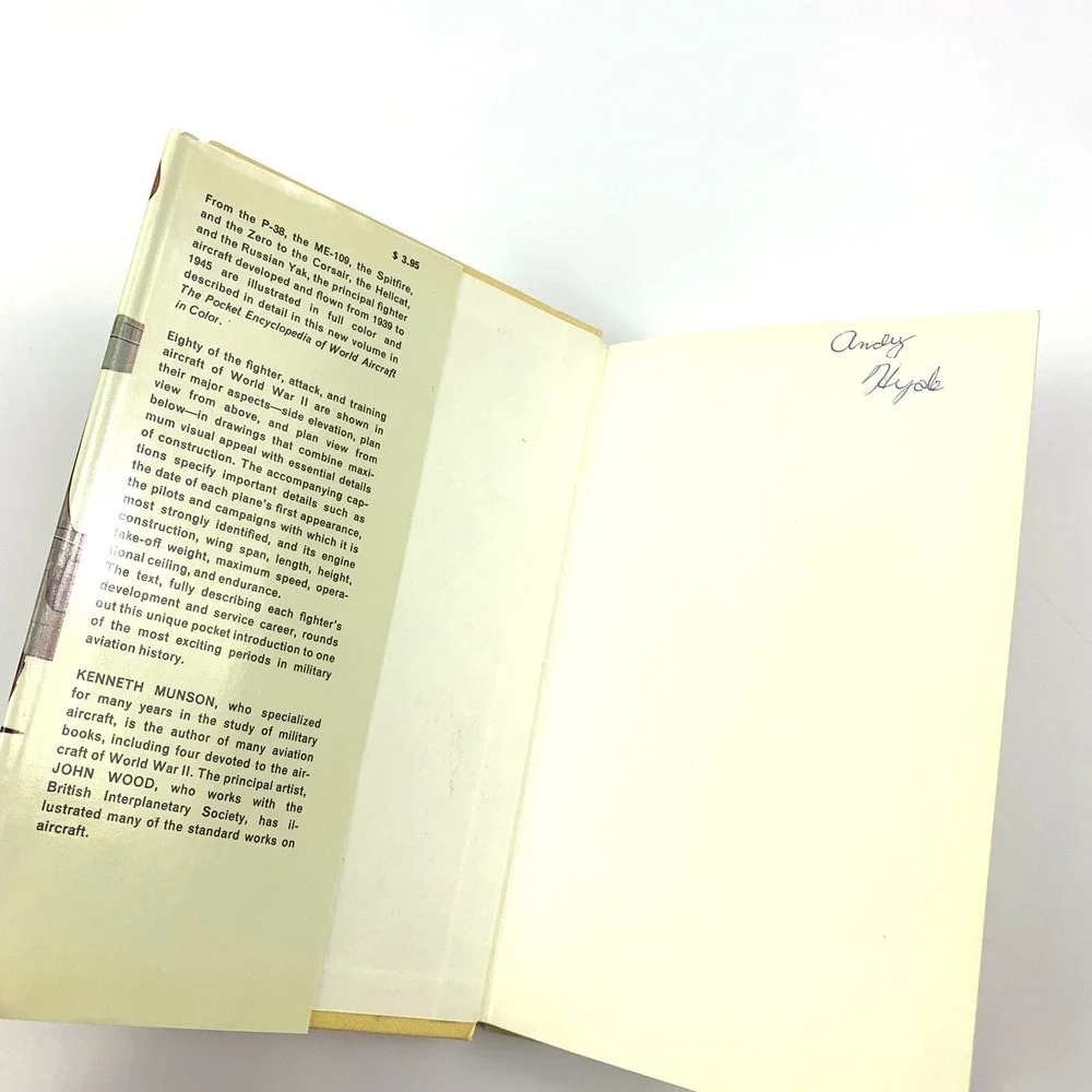 VTG Pocket Encyclopedia‎ Of World Aircraft in Color Attack and Training Air Pair